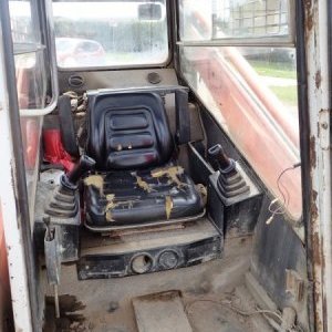 foto Locust 752 +podkop, smykáč nakladač